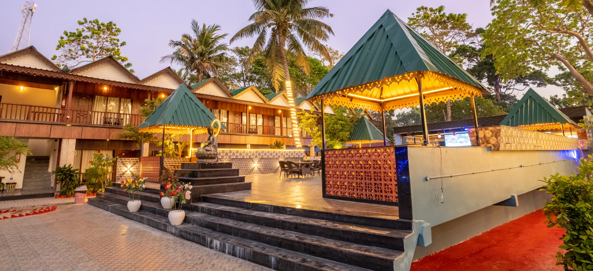 Vinsons Sea Villa Resorts With Private Beach